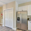 Отель Lovely Vacation Home ~ 1 Mi to Ocean Isle Beach!, фото 10