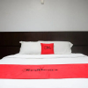 Отель RedDoorz Plus near Haluoleo University, фото 6