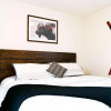 Отель Modern Ski Chalet, 10mins to Skiing, Hot Tub & Mountain Views, фото 3