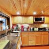 Отель 10202 Wommack Rd Cabin - 1 Br cabin by RedAwning, фото 17