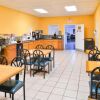 Отель Americas Best Value Inn Clute, фото 13