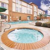 Отель La Quinta Inn & Suites by Wyndham Houston Hobby Airport, фото 12