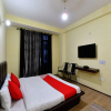 Отель OYO 14364 Home Comfortable Studios Hadimba Road, фото 3