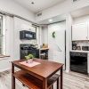Отель Park Ave Townhome w/parking by CozySuites, фото 6