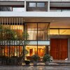 Отель LUXX Langsuan Hotel, фото 1