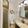 Отель Tina Marie - Just 1 Block To Seawall Beach! 3 Bedroom Home by Redawning, фото 8