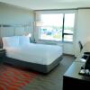 Отель Holiday Inn Vancouver Airport- Richmond, an IHG Hotel, фото 4