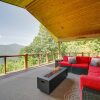 Отель Grand Maggie Valley Home w/ Decks & Mountain Views в Мегги-Вэлли