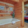 Отель Home Sweet Home Cabin - 2 Br Cabin, фото 7