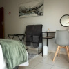 Отель VillaZek a modern 2 bedroom open- plan apartment with parking, фото 4