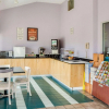 Отель Econo Lodge Little Creek, фото 21