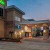 Отель La Quinta Inn & Suites by Wyndham Beeville в Бивилле