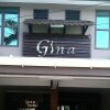 Отель Gina Town House в Кучинге