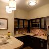 Отель Staybridge Suites Ann Arbor- Univ of Michigan, an IHG Hotel, фото 21