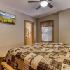 Отель Er101 - Heavenly Hideaway Great Location - Close To Town! 6 Bedroom Cabin by RedAwning, фото 3