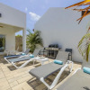 Отель NEW Modern 4BR 4 5BA w Pool Outdoor Dining, фото 13