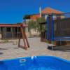 Отель Enticing Mobile Home in Pakoštane With Swimming Pool, фото 9