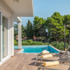 Отель Amazing Home in Premantura With 4 Bedrooms, Wifi and Outdoor Swimming Pool, фото 22