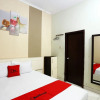 Отель RedDoorz near Adisucipto Airport 3, фото 35
