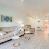 Отель Surfside Beach Townhome: Lake Views, 2 Mi to Beach, фото 12