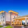 Отель Hampton Inn Havelock, фото 1