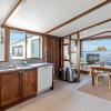 Отель The Professor's Beach House - Brighton Holiday Home, фото 12