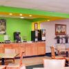 Отель Econo Lodge Inn and Suites, фото 16