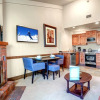 Отель K B M Resorts- Cbi-307 Upgraded 1bd, Wood Fireplace, Full Kitchen, Wifi, Walk to Slopes!, фото 7