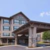 Отель Country Inn & Suites by Radisson, Portage, IN, фото 1