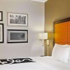 Отель La Quinta Inn & Suites by Wyndham Houston West Park 10, фото 13
