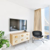 Отель Luxury Beachfront 2BR w Stunning SeaView, фото 3