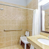 Отель La Quinta Inn & Suites by Wyndham Mobile - Tillman's Corner, фото 8