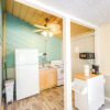 Отель Pet-friendly Studio - 1/2 Mi to Galveston Bay!, фото 4