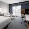 Отель Courtyard By Marriott Calgary Downtown, фото 3