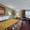 Отель Super 8 Motel - Madison South, фото 2