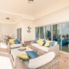 Отель Relax at This Majestic Beachfront Apt at Aquamarina, фото 11