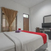 Отель RedDoorz near Radin Intan Airport Lampung 2, фото 7