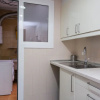 Отель Spacious & Quiet 4 Bedroom Apartment, фото 9