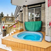 Отель Slope-side Studio Bliss: Ski-in/ski-out, Renovated At Blue, Hot Tub, Fast Wi-fi, фото 17