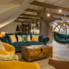 Отель Old Town Boho Chic Attic, фото 15
