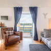 Отель Redlands Country Lodge Log Cabin Apartments & WeeBothy, фото 10