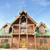 Отель Ern854 - Wagon Wheel Lodge - Great Location! Close To All The Action! 9 Bedroom Cabin by RedAwning, фото 18