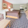 Отель Days Inn & Suites by Wyndham Pine Bluff, фото 12