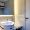 Отель Modern Look 1Br Vasanta Innopark Apartment, фото 9