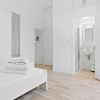 Отель Refined, Light 1 Bed Apt w Balcony in Brixton, фото 7