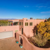 Отель Topaz Mountain - Stunning Views in the Heart of the Historic East Side, фото 1