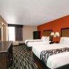 Отель La Quinta Inn & Suites by Wyndham Memphis Airport Graceland, фото 24