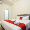 Отель RedDoorz near Terminal Bungur Asih, фото 17