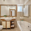 Отель Luxurious First Floor Apartment Sleeps 4, фото 4
