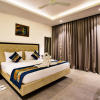 Отель Fabhotel King S Court, фото 3